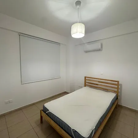 Lux St Lazarus Daire *